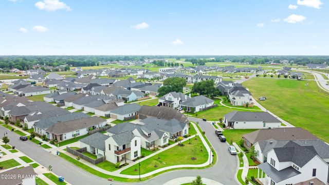 101 Oak Village Drive, Scott, LA 70583