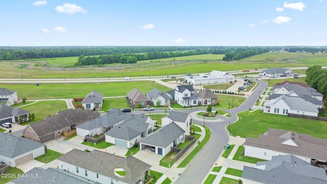 101 Oak Village Drive, Scott, LA 70583