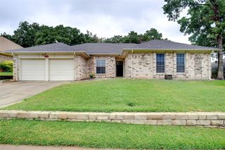 1000 Forest Trail Court, Euless, TX 76039