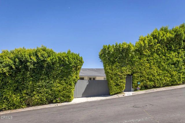 3446 Caribeth Drive, Encino, CA 91436