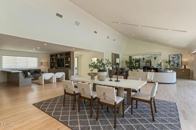 3446 Caribeth Drive, Encino, CA 91436