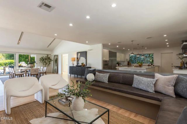 3446 Caribeth Drive, Encino, CA 91436