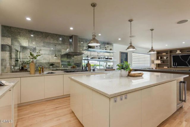 3446 Caribeth Drive, Encino, CA 91436