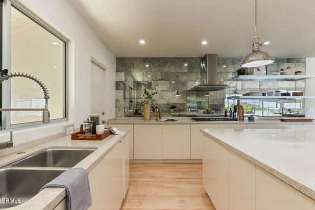 3446 Caribeth Drive, Encino, CA 91436