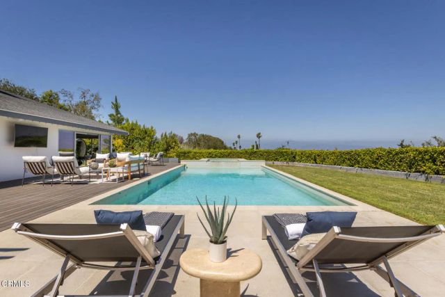 3446 Caribeth Drive, Encino, CA 91436