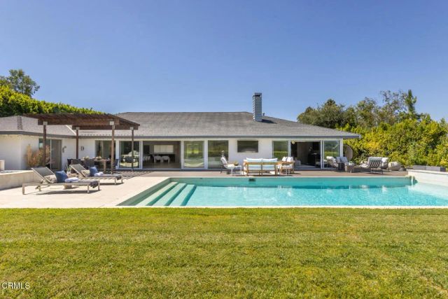 3446 Caribeth Drive, Encino, CA 91436