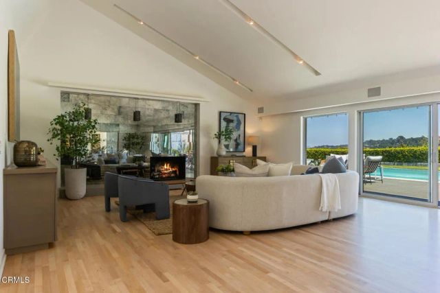 3446 Caribeth Drive, Encino, CA 91436