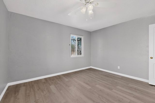 929 Palomas Drive SE, Albuquerque, NM 87108