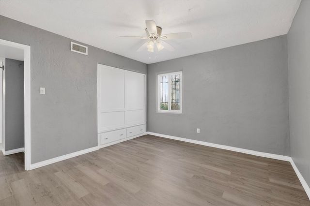 929 Palomas Drive SE, Albuquerque, NM 87108