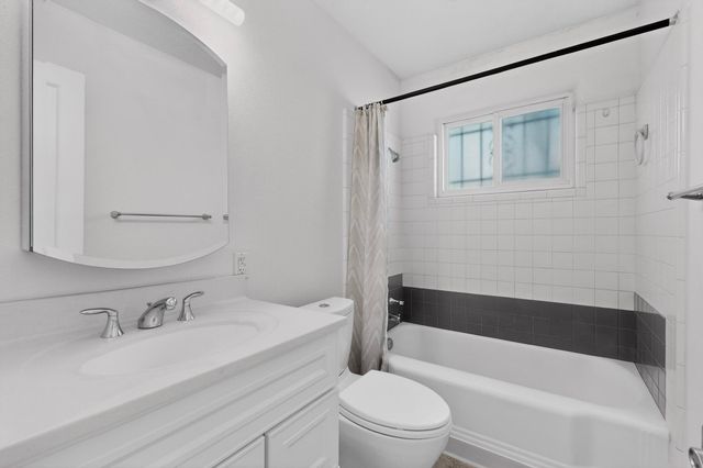 929 Palomas Drive SE, Albuquerque, NM 87108