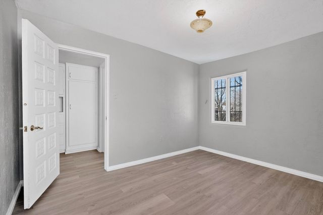 929 Palomas Drive SE, Albuquerque, NM 87108