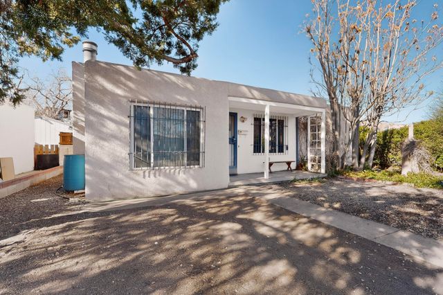 929 Palomas Drive SE, Albuquerque, NM 87108