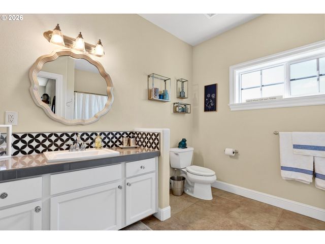 16710 S KRAEFT Rd, Oregon City, OR 97045