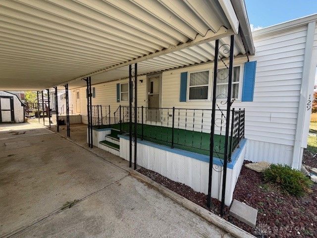 129 Solar Drive, Tipp City, OH 45371