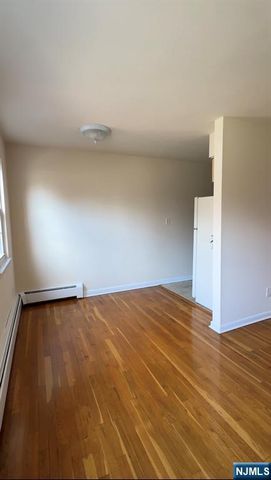 250 ROCHELLE Avenue a-5, Rochelle Park, NJ 07662