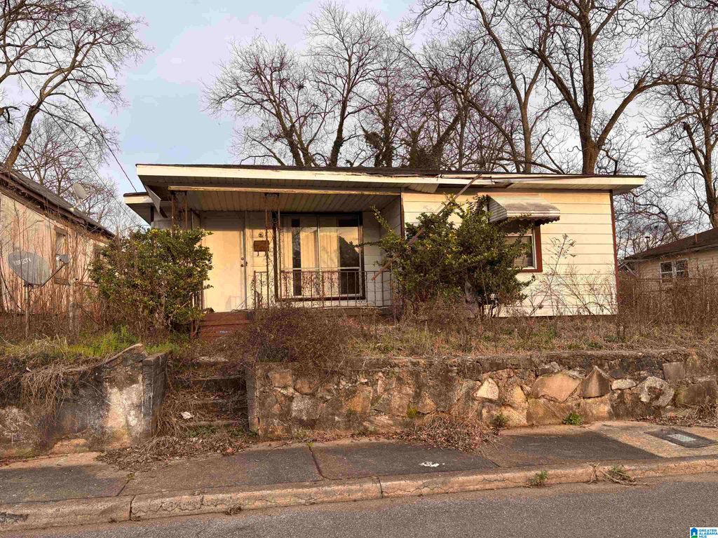 915 19TH PLACE SW, Birmingham, AL 35211