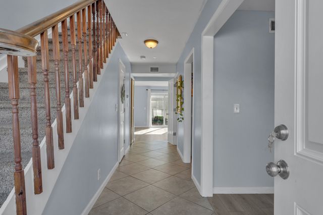 200 Raintree Dr, Hermitage, TN 37076