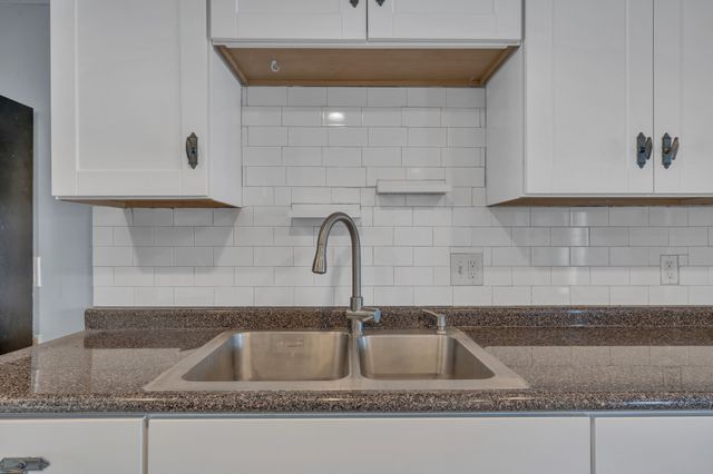 200 Raintree Dr, Hermitage, TN 37076