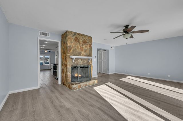 200 Raintree Dr, Hermitage, TN 37076