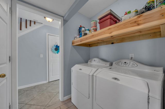 200 Raintree Dr, Hermitage, TN 37076