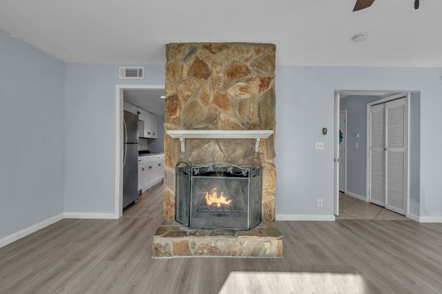 200 Raintree Dr, Hermitage, TN 37076