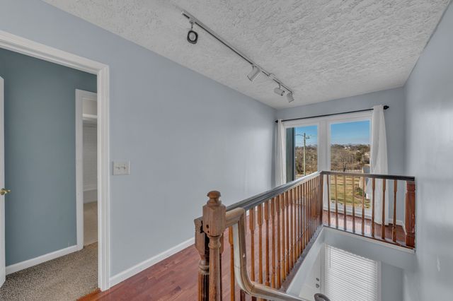 200 Raintree Dr, Hermitage, TN 37076