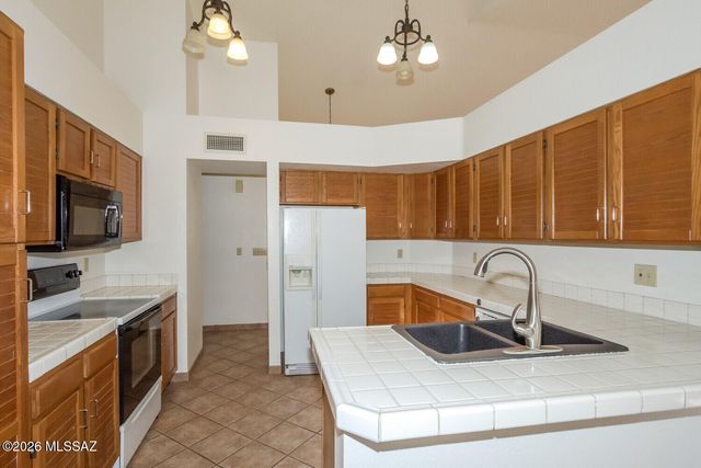 2771 W Camino De La Joya, Tucson, AZ 85756