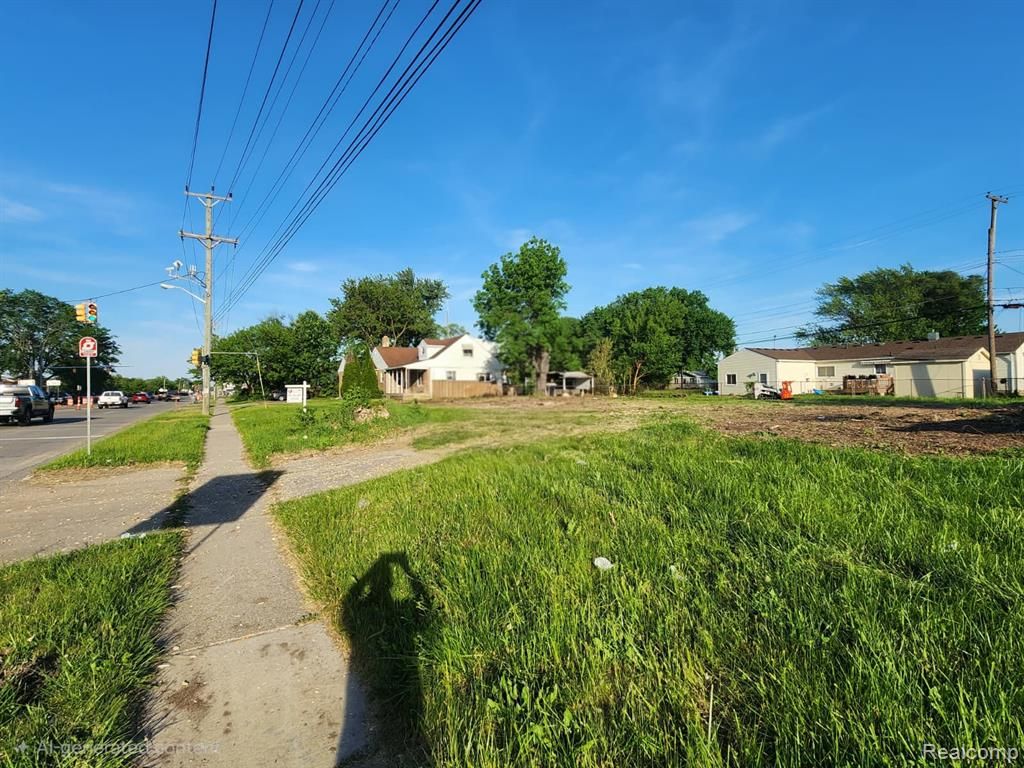 000 15 Mile Roa Clintion Township, Clinton Township, MI 48035
