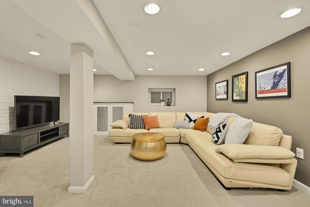 618 FARRAGUT ST NW, Washington, DC 20011