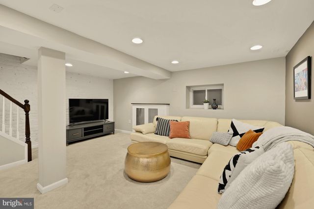 618 FARRAGUT ST NW, Washington, DC 20011