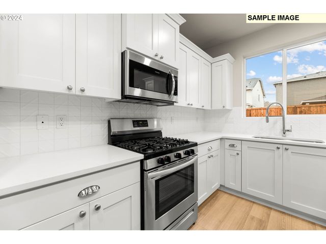 2813 S Ivy St Lot 824, Cornelius, OR 97113