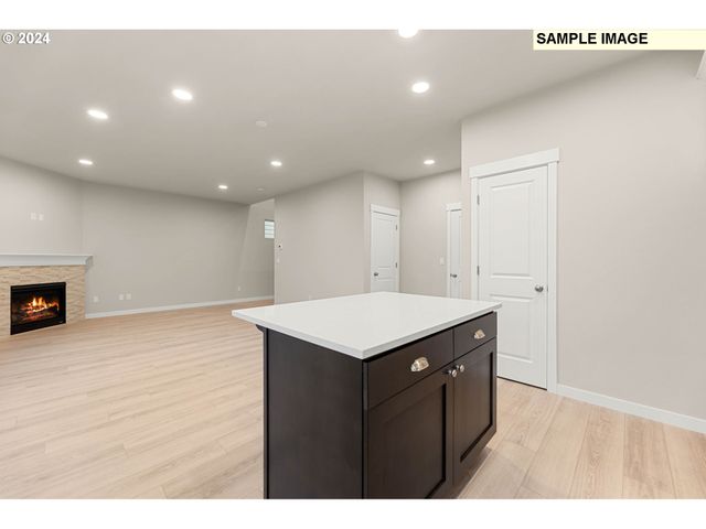 2813 S Ivy St Lot 824, Cornelius, OR 97113