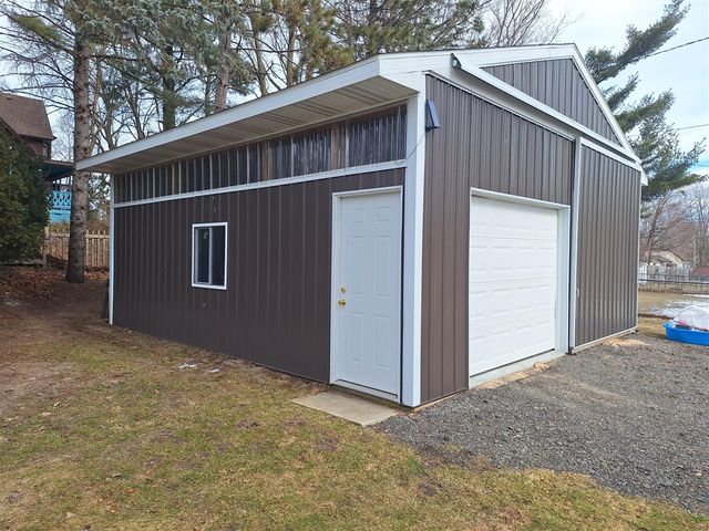 340 W Todd Avenue, Reed City, MI 49677