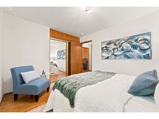 7442 N HURON Ave, Portland, OR 97203