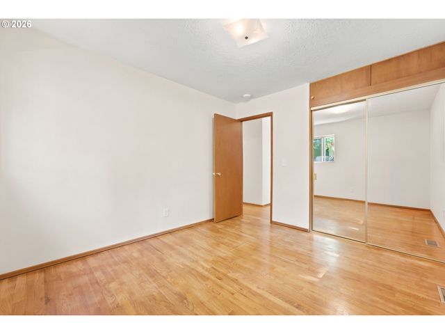 7442 N HURON Ave, Portland, OR 97203