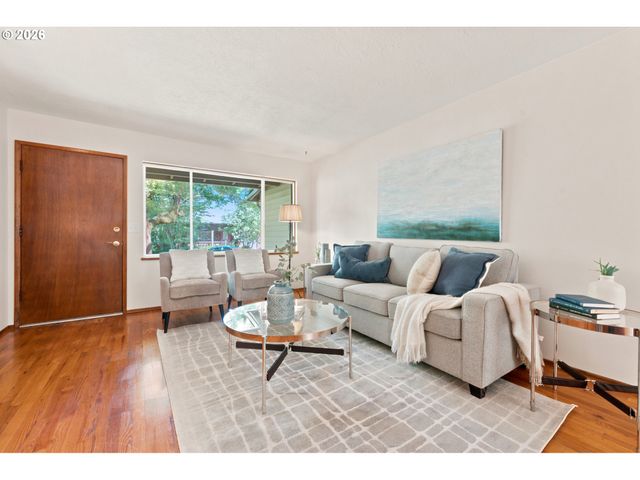 7442 N HURON Ave, Portland, OR 97203