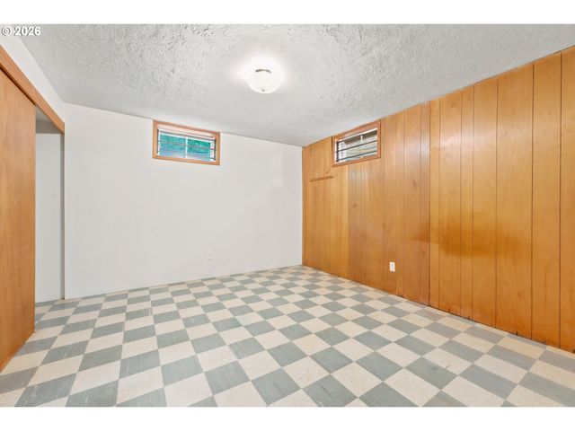 7442 N HURON Ave, Portland, OR 97203