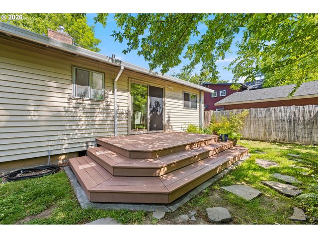 7442 N HURON Ave, Portland, OR 97203