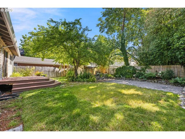 7442 N HURON Ave, Portland, OR 97203