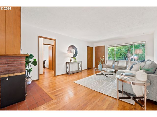 7442 N HURON Ave, Portland, OR 97203