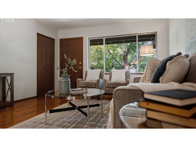 7442 N HURON Ave, Portland, OR 97203