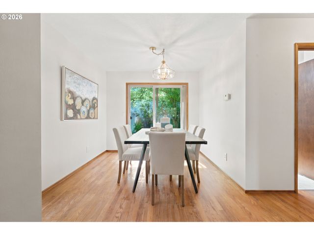 7442 N HURON Ave, Portland, OR 97203