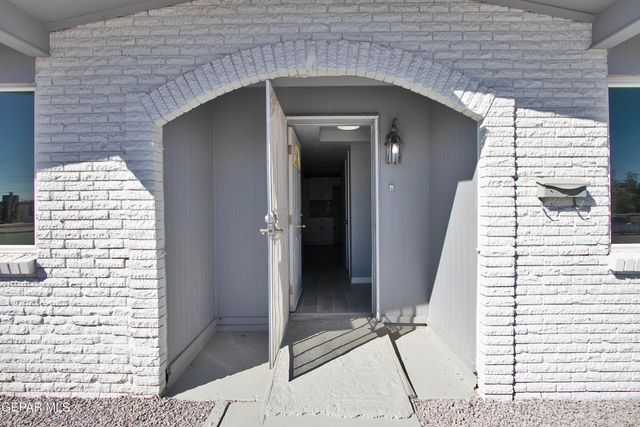 7920 Porche Street, El Paso, TX 79915