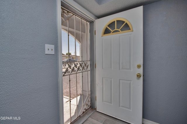 7920 Porche Street, El Paso, TX 79915