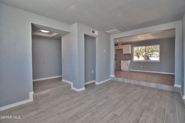 7920 Porche Street, El Paso, TX 79915