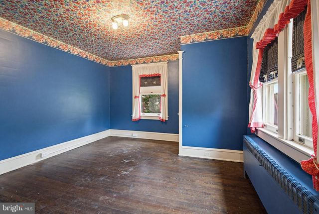 8 MAYFIELD DR, Leola, PA 17540