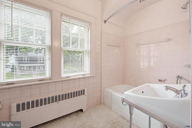 8 MAYFIELD DR, Leola, PA 17540