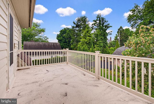 8 MAYFIELD DR, Leola, PA 17540