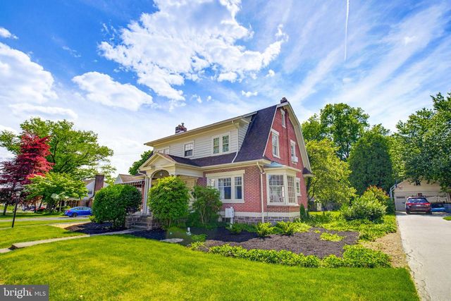8 MAYFIELD DR, Leola, PA 17540