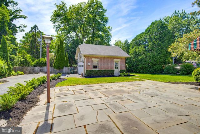 8 MAYFIELD DR, Leola, PA 17540